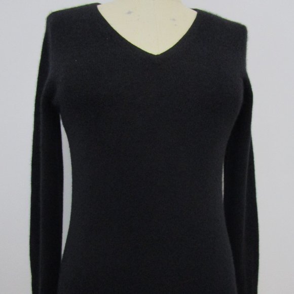M Black CASHMERE Pullover Sweater V Neck Peck Cuddly Knit Luxury - Picture 1 of 9